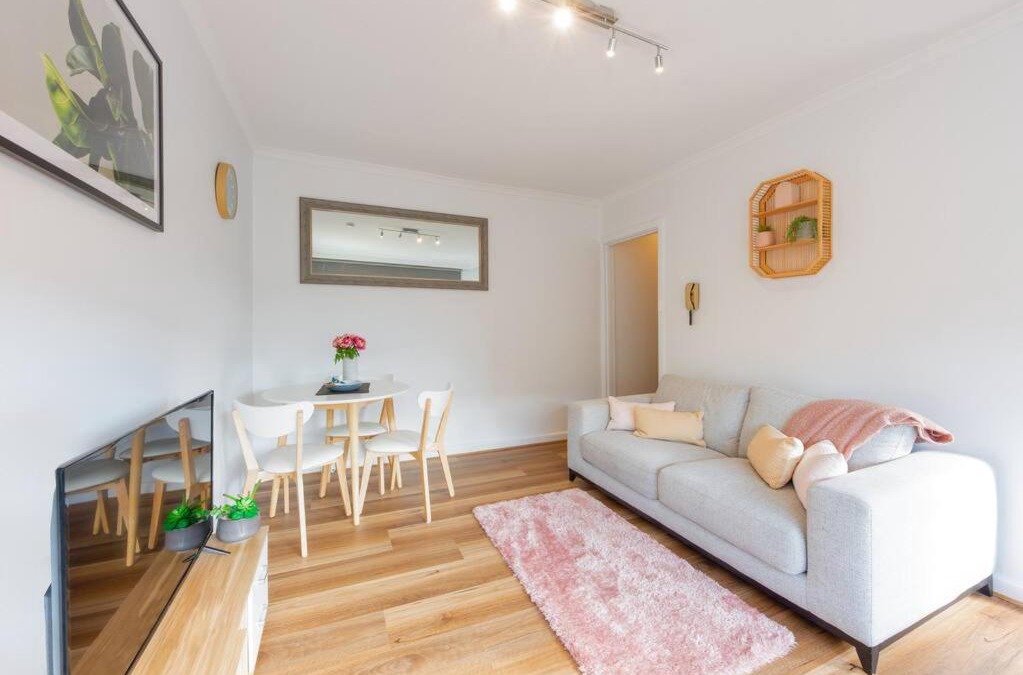 Balaclava Apartment | Bright and Sunny Gem on Hotham