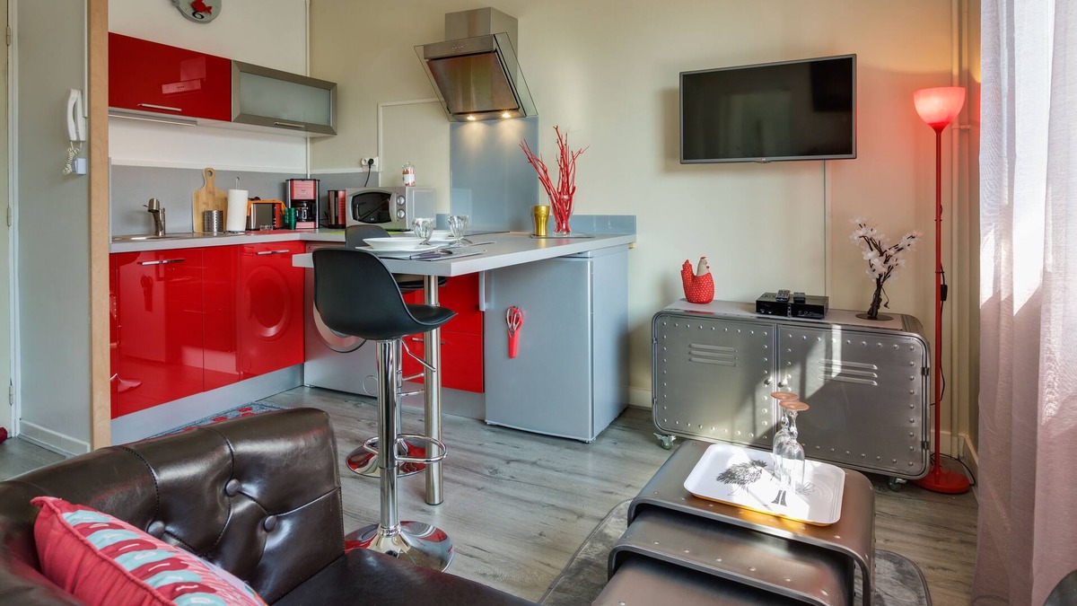 Bassens Apartment | Bright and welcoming 2* gîte de France F2 apartment with terrace