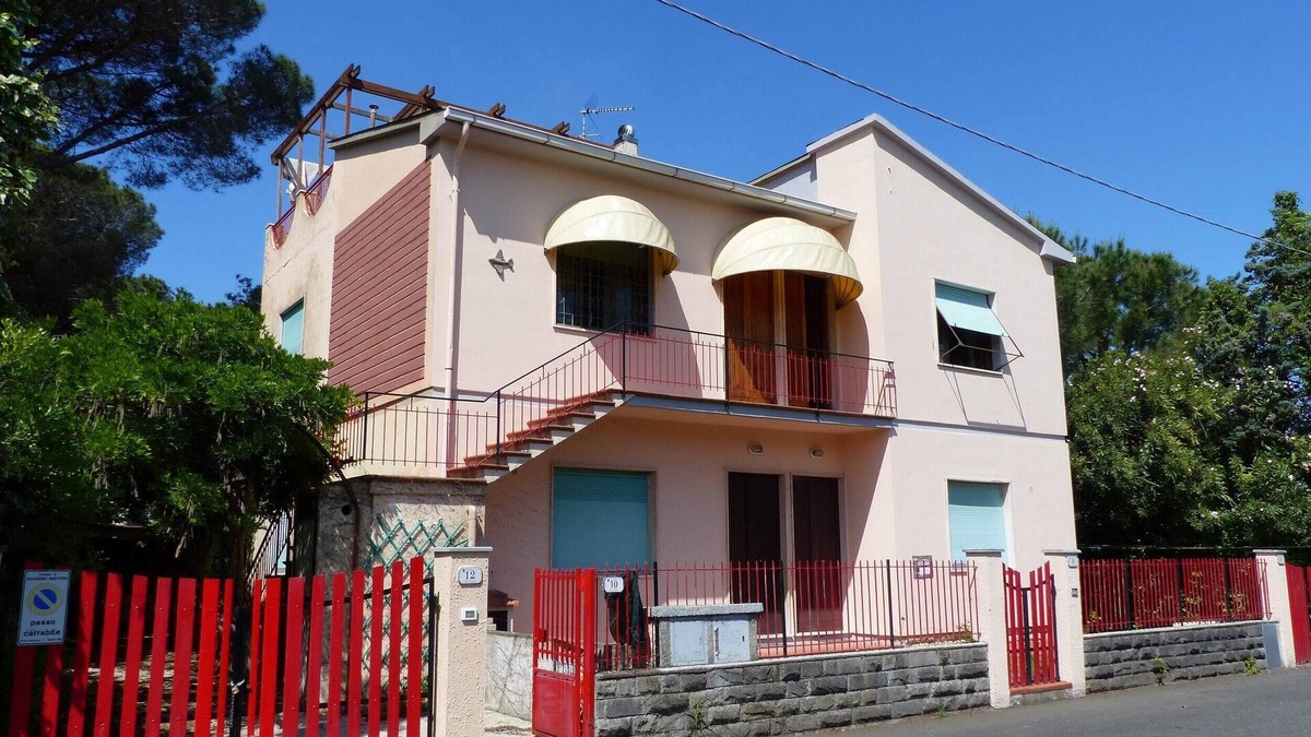 Mazzanta Apartment | Bright and wide apartment only 100 mt from the sea