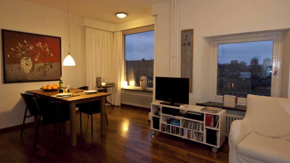 Schinkelbuurt Apartment | bright apartment Amsterdam between canal and park