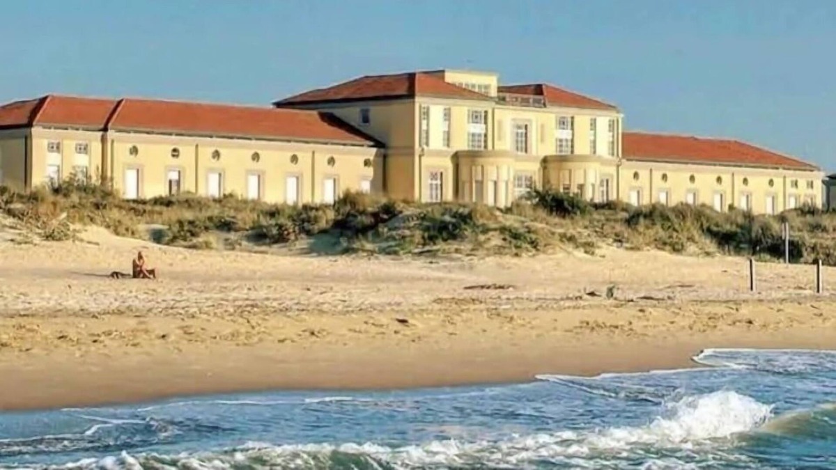 Calambrone Apartment | Bright apartment directly on the beach!