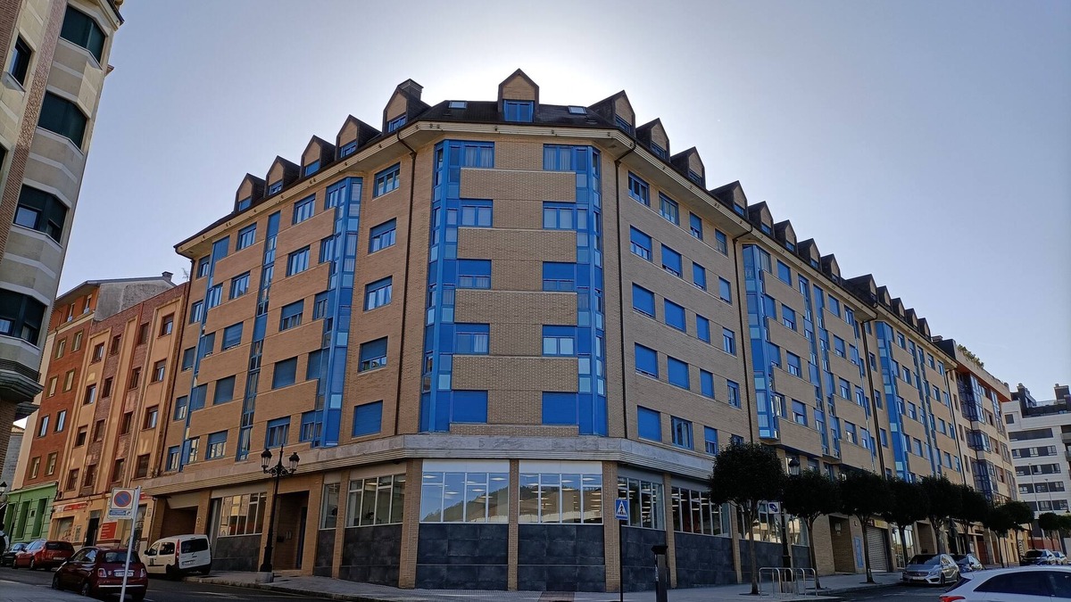 El Cristo y Buenavista Condo | Bright apartment for 5, 15 min. walk from the center, garage and wifi.