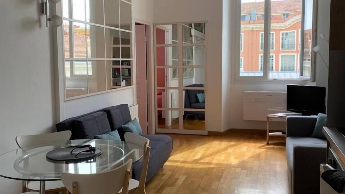 Jean-Medecin Apartment | Bright apartment in Carré d'Or