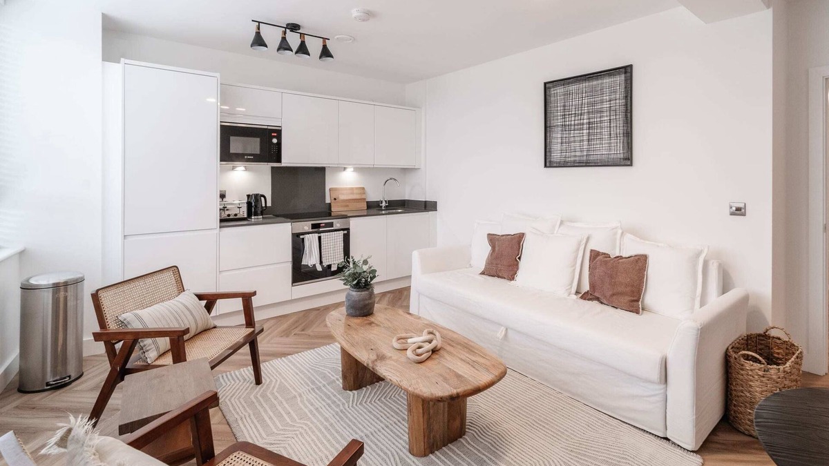 Chester Apartment | Bright Apartment in Chester's Heart