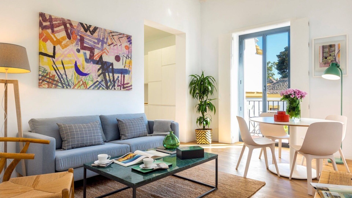 Santa Cruz Apartment | Bright Apartment in Sta Cruz Quarter Sta Teresa V