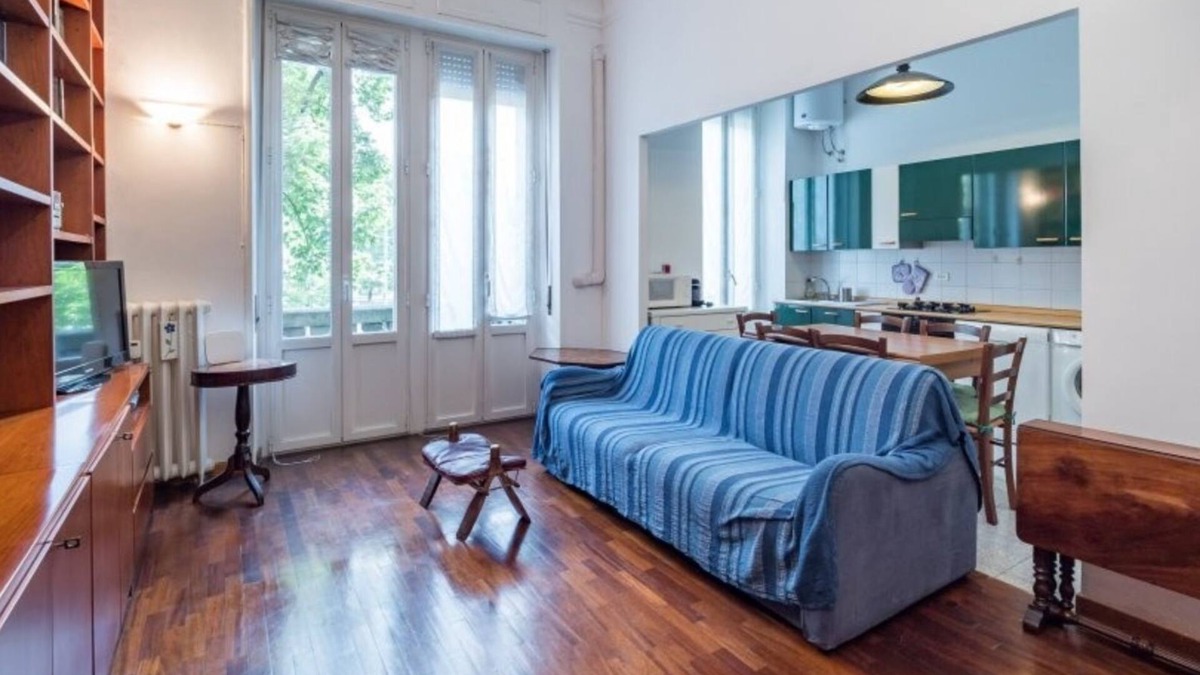 Zona Zara Apartment | Bright apartment in the Villaggio dei Giornalisti area in Milan.