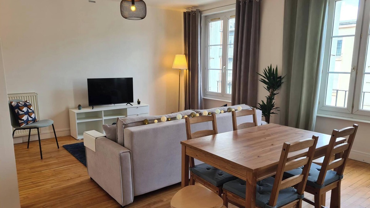 Downtown Apartment | Bright apartment near downtown