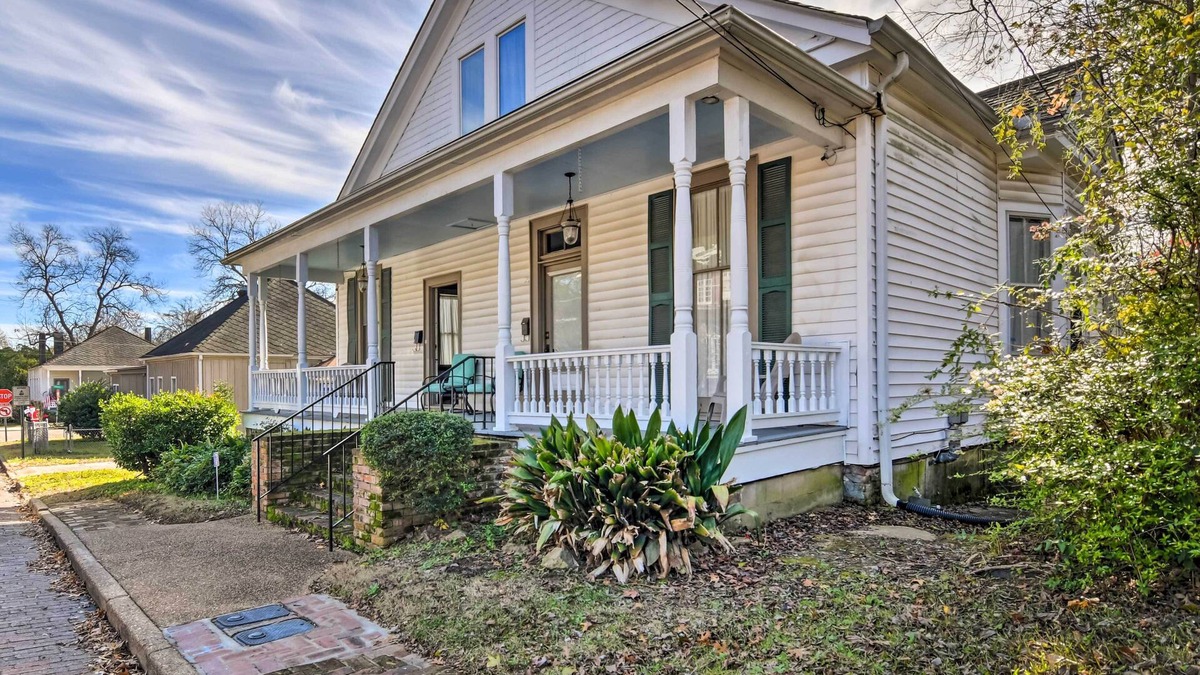 Vicksburg Apartment | Bright Apartment, Near Vicksburg Military Park!