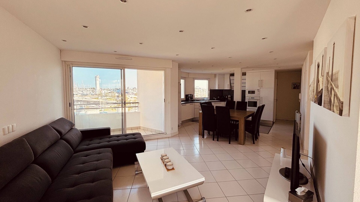 Arzon Apartment | Bright apartment overlooking the port of Crouesty for 4 people