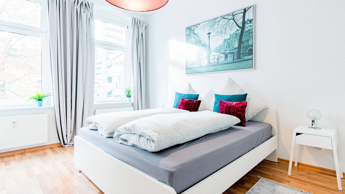 Magdeburg Condo | Bright apartment with balcony in green inner courtyard, WLAN, 4 beds