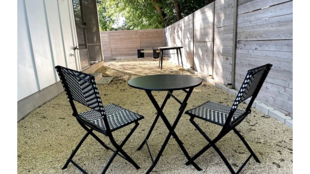 Govalle House | Bright & Artsy East ATX - 5mins to downtown!