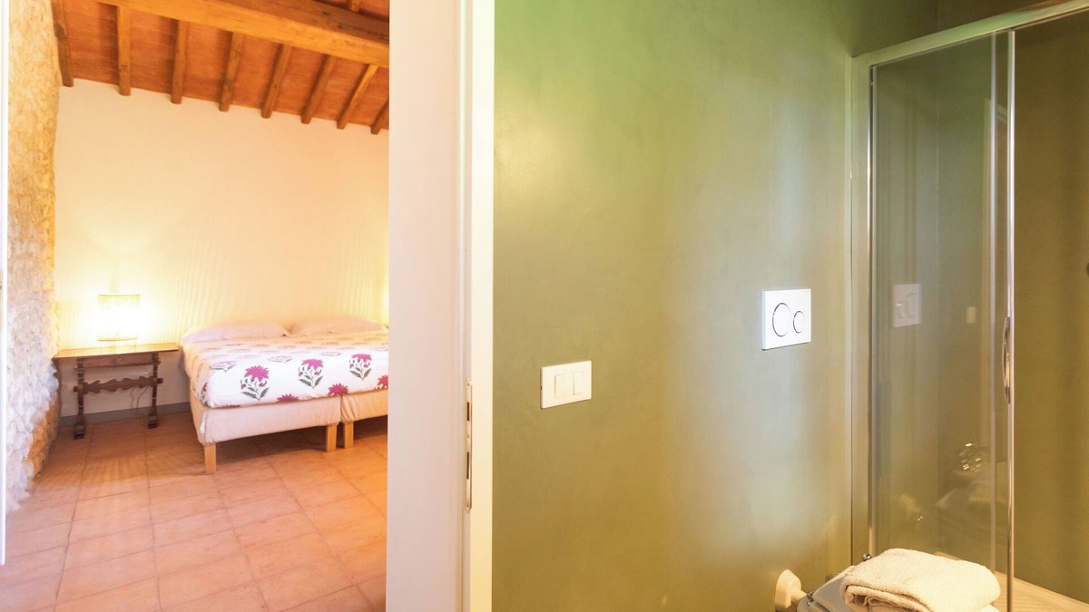 Lastra a Signa Villa | Bright barn vine view