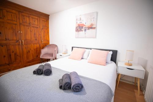 St. Mary's Park Apartment | Bright Battersea Apartment, Free Parking Near Chelsea