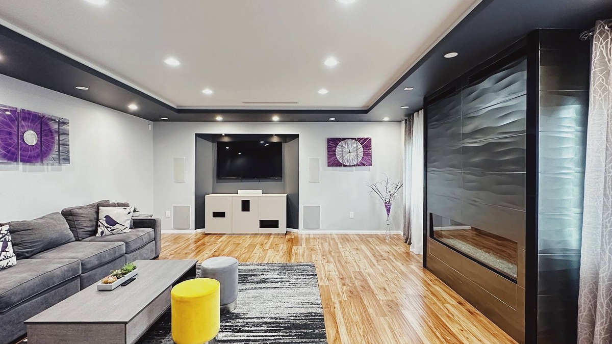 Burbank House | Bright Burbank 3 Bedroom Home with Pool