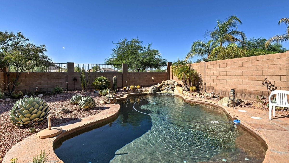 Desert View Village House | Bright Central Phoenix Luxury Home w/Grill & Patio