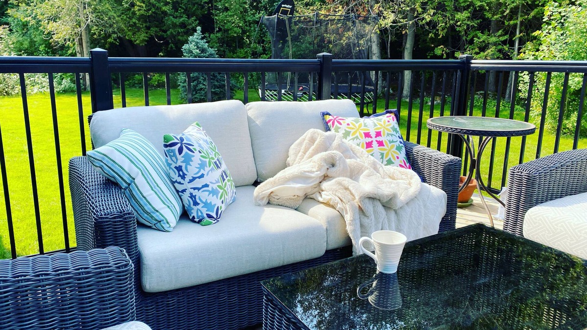 Thornbury House | Bright Chalet Chic with Hot Tub and Fire Pit