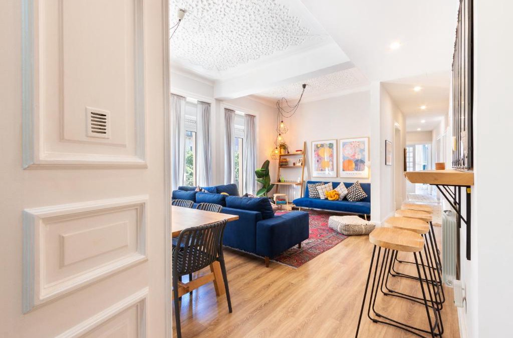 Lisbon Old Town House | Bright City Center, 10m from subway, 6 rooms, up to 20 PPL