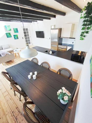 Randers Apartment | Bright City Central Apartment with Balcony