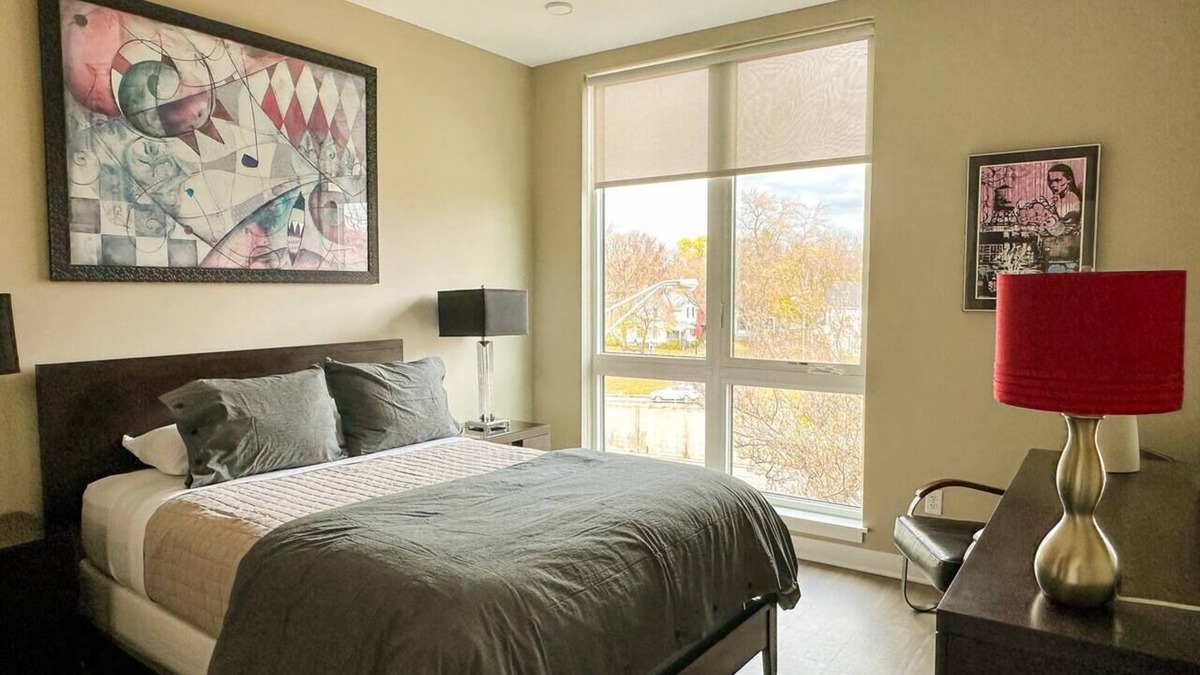 Downtown Rochester Apartment | Bright, Colorful & Convenient 1-Bedroom Apartment