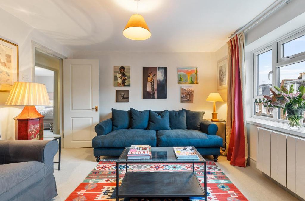 Battersea Apartment | Bright & Cosy Gem ~ Battersea Park View ~ King Bed