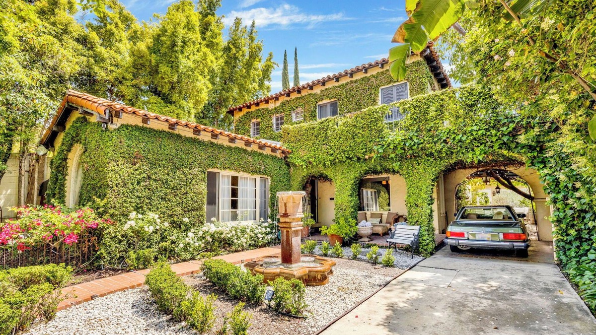 Melrose House | Bright & Cozy Home on Highland Avenue