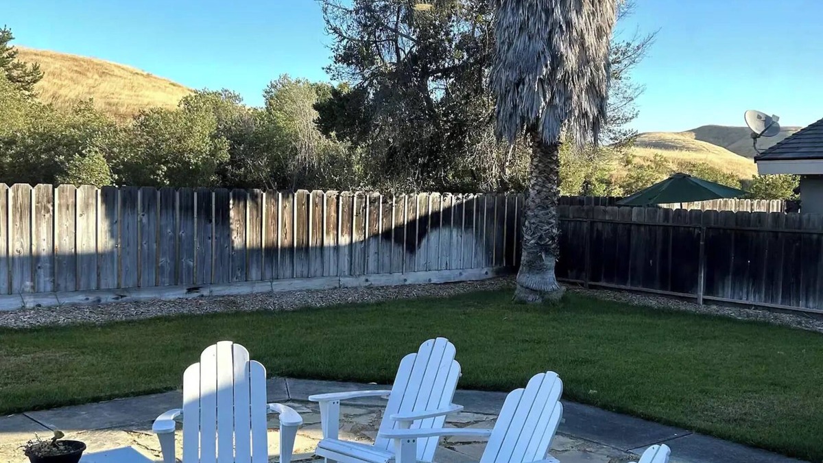 Salinas House | Bright cozy home10 minutes from Monterey and Carmel!