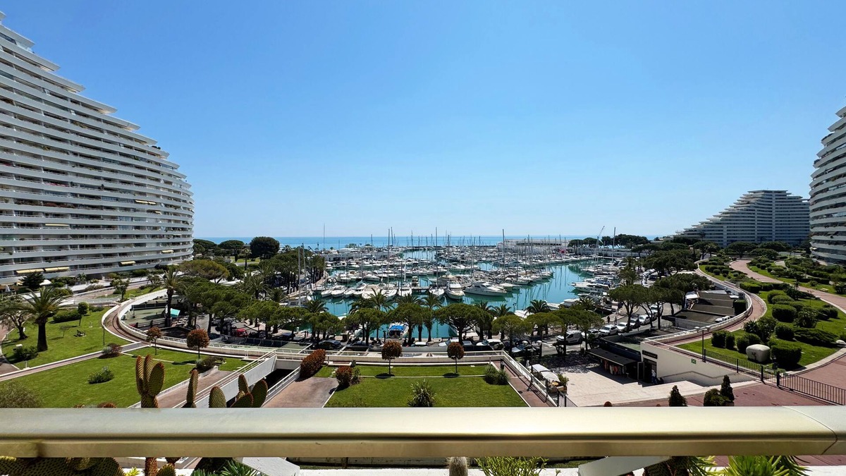 Villeneuve Loubet Beach Apartment | Bright 55 m² Apartment – Terrace with Panoramic Sea View
