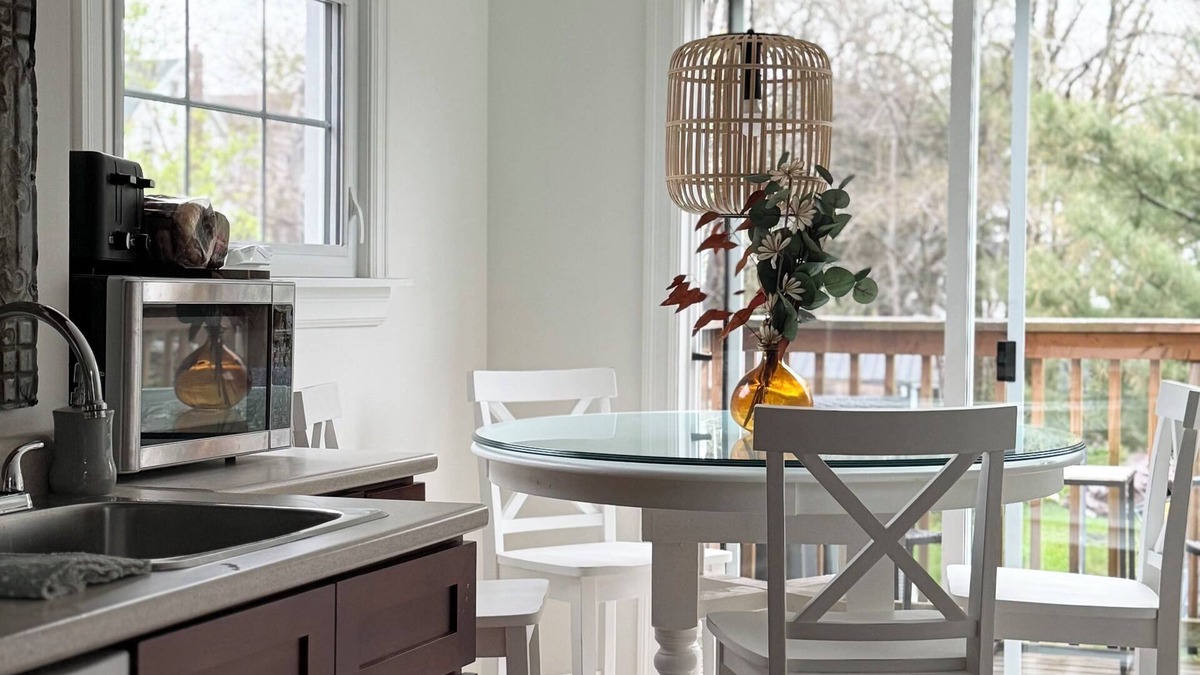 Harbourview House | Bright fresh with Harbour views close to everything