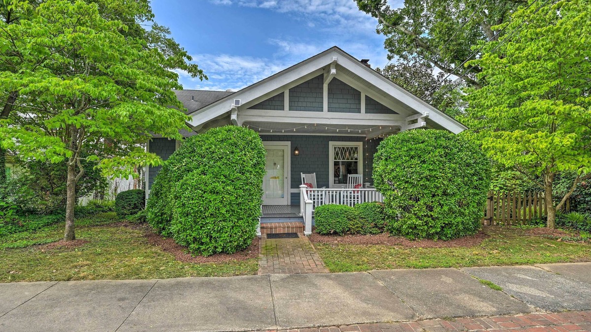 Greensboro House | Bright Greensboro Escape ~ 1 Mi to Downtown