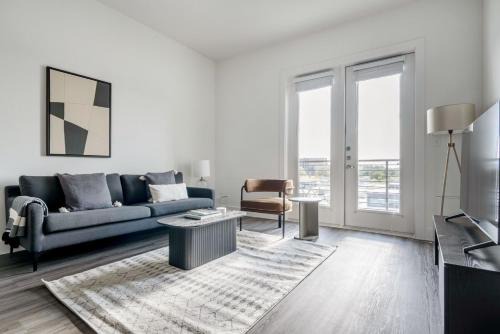 Highland Apartment | Bright Highlands 1br w pool wd gym ATX-199
