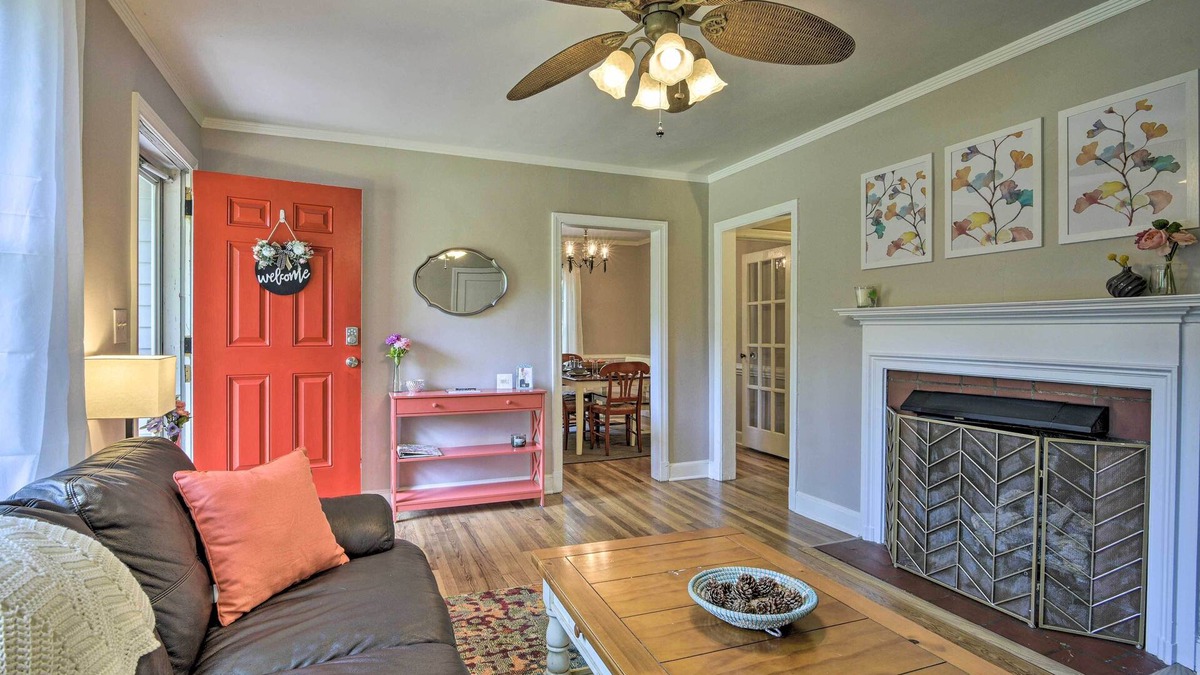 Fuquay-Varina House | Bright Home w/Yard in Historic Fuquay-Varina!