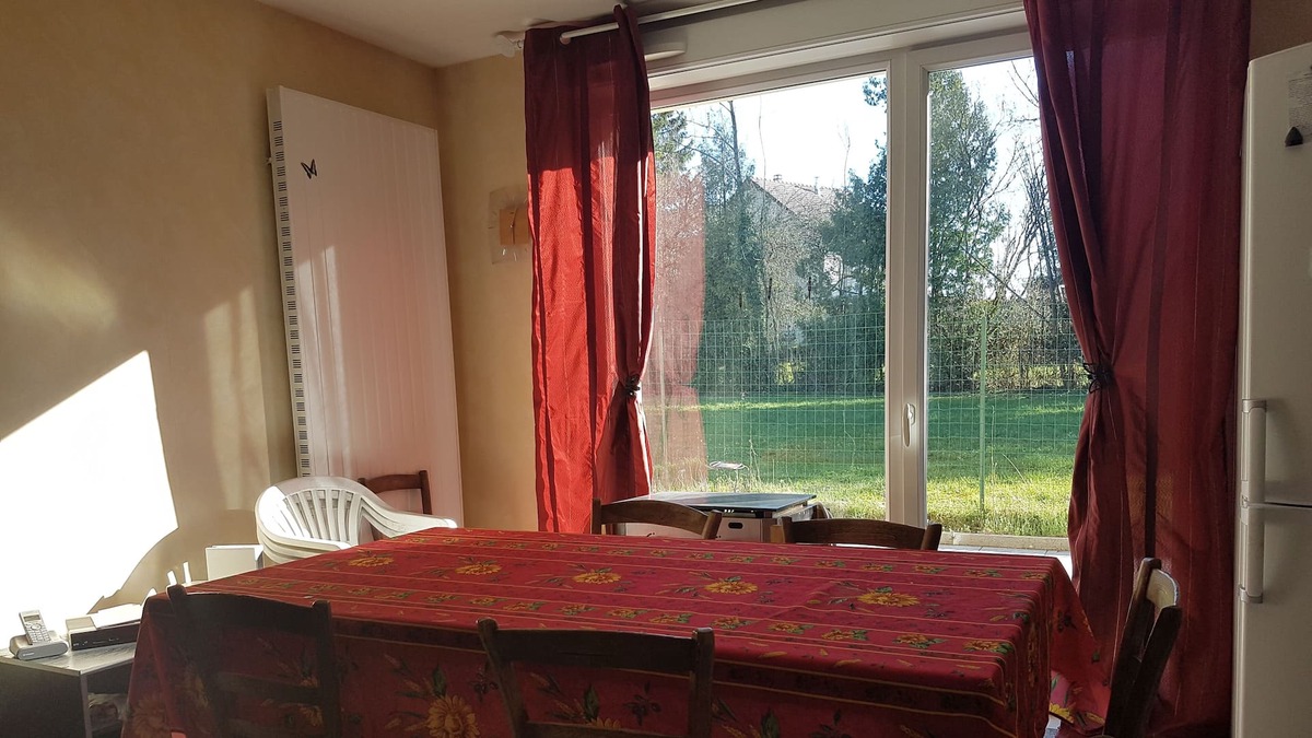 Clairvaux-les-Lacs Condo | BRIGHT in a condominium: T3 of 80 m2 beach and shops nearby