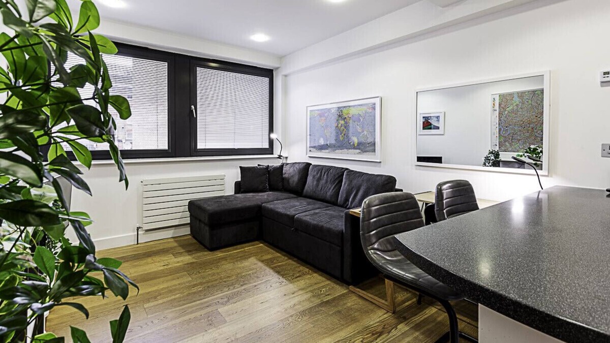 Gospel Oak Apartment | Bright Kentish Town Apartment