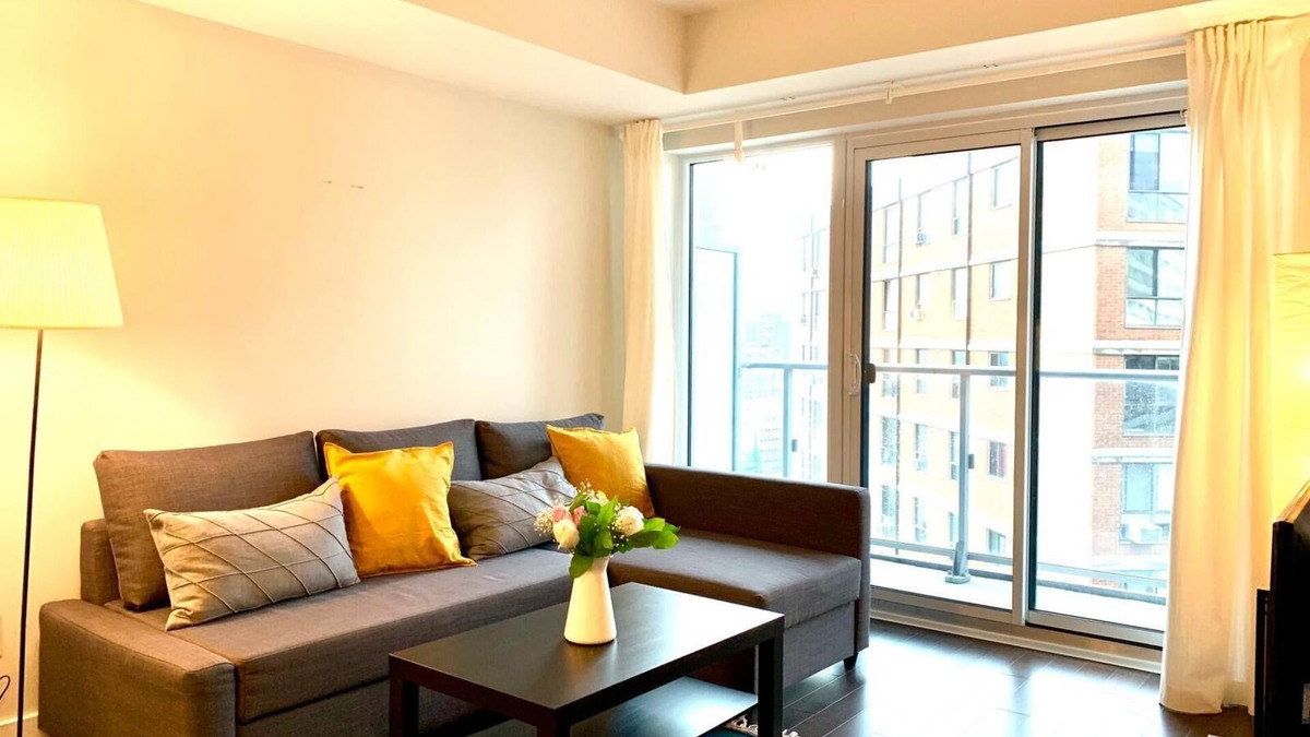 Yonge-Eglinton Apartment | Bright & Luxurious 1 Bedroom Apartment in the Heart of Toronto
