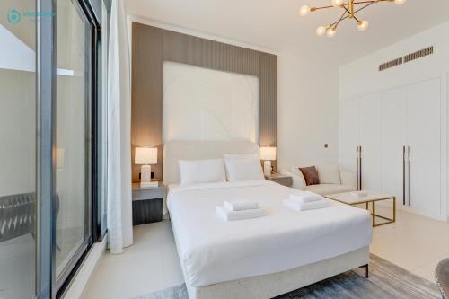 Dubai Apartment | Bright & Luxury Studio with Balcony in Al Furjan