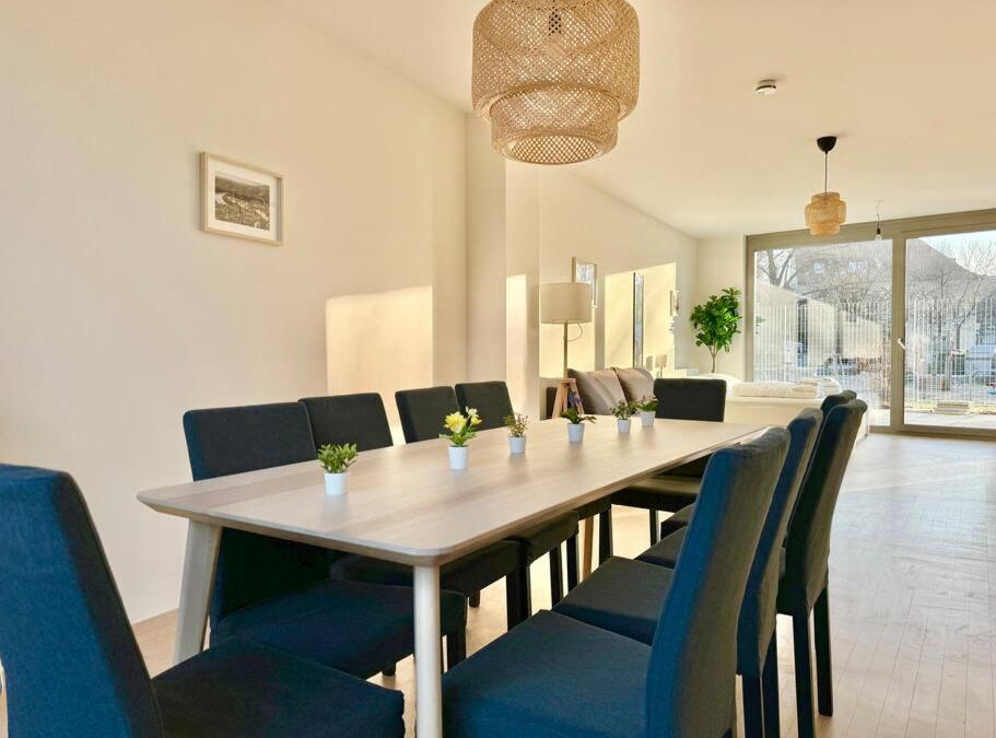 Grinzing Apartment | Bright Maisonette with Garden