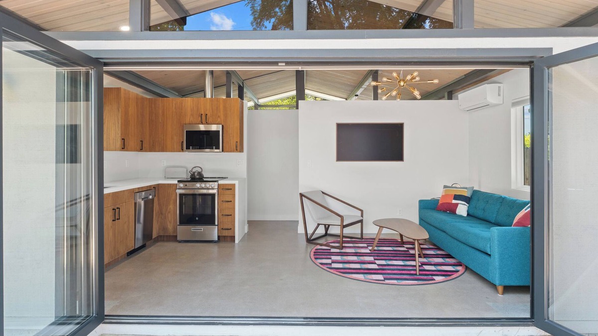 Claremont Cottage | Bright, Modern 1BR ADU in Claremont with Seamless Indoor-Outdoor Living