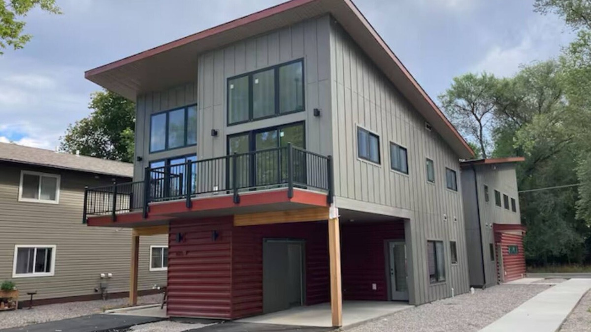 River Road House | Bright & Modern 2-Bedroom Duplex, Central Missoula