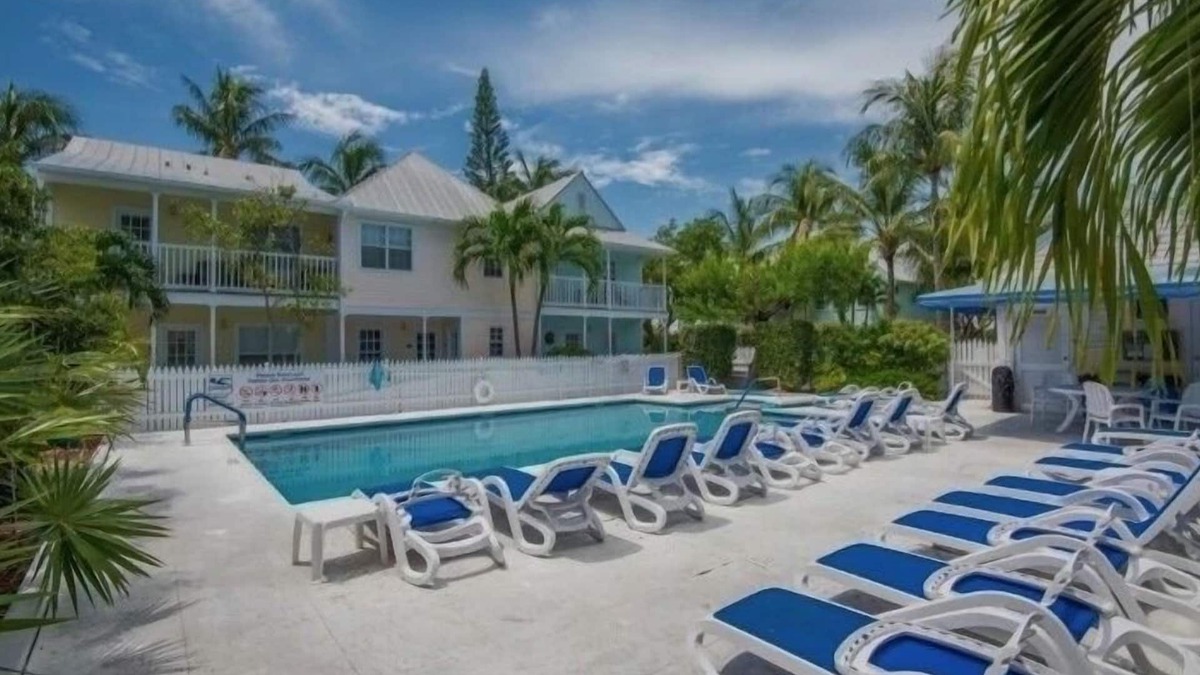 Truman Annex Condo | Bright & Modern Condo—7 MinWalk to the Beach! Pool, Bikes & 2 Furnished Porches!