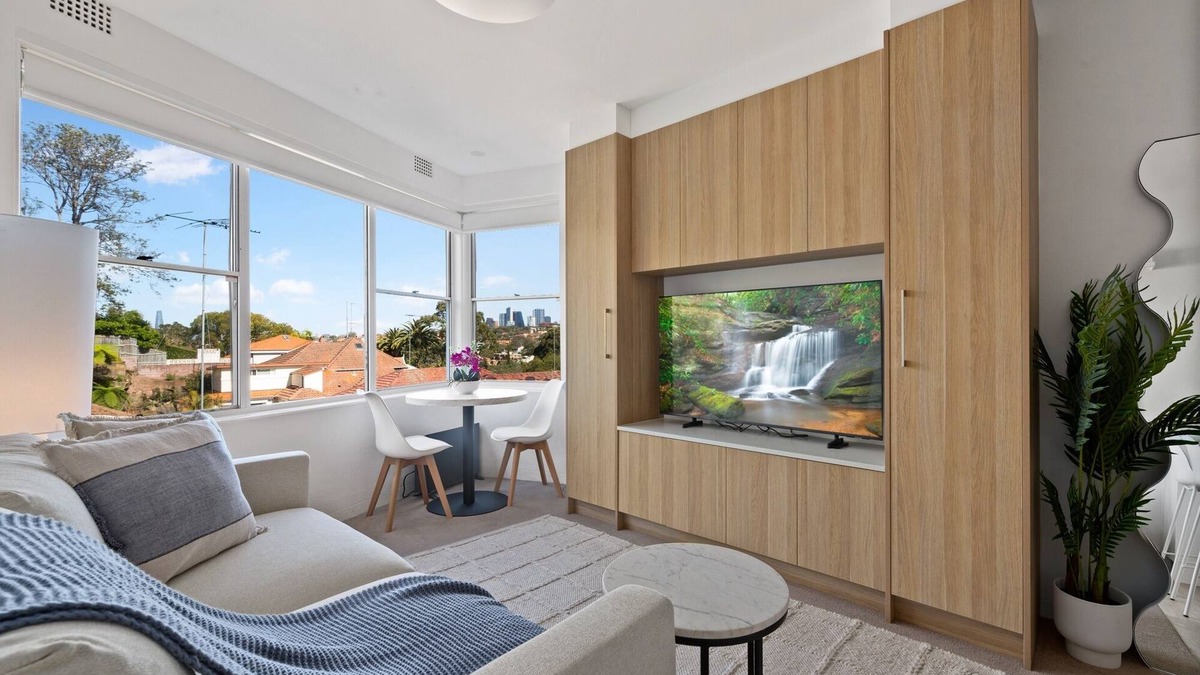Mosman Apartment | Bright Mosman Apartment with Onsite Parking