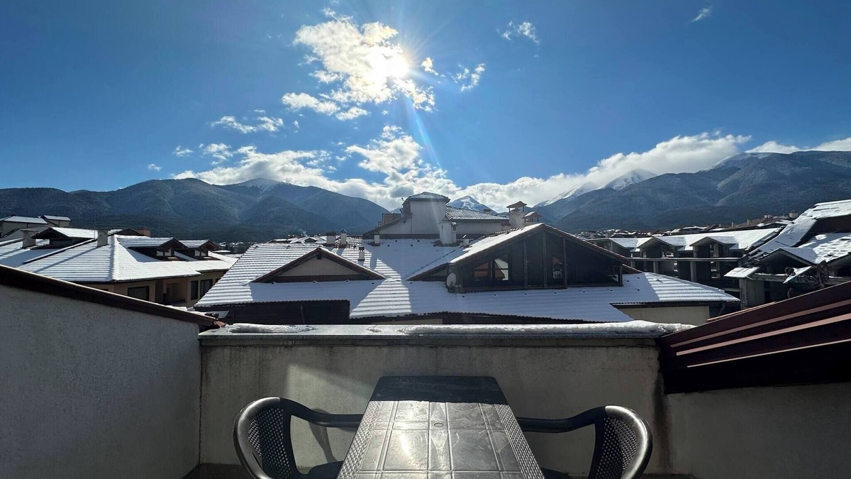 Shiligarnika Apartment | Bright Mountain View Penthouse - 300mbps Wi-fi!