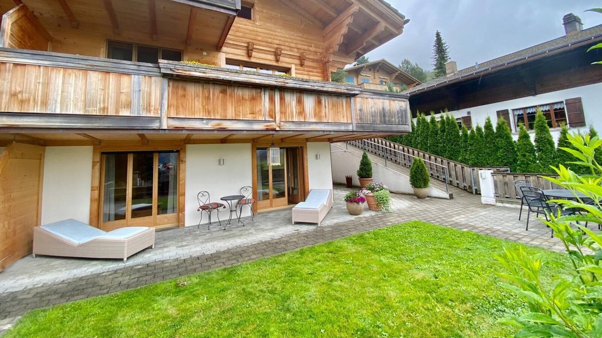 Zweisimmen Nr Gstaad House | Bright Rays Chalet with Phenomenal Views of the Mountains