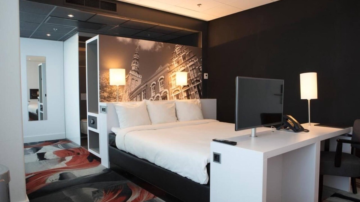 Leiden Hotel | Bright Room Near Leiden Gardens with Spa and Pool