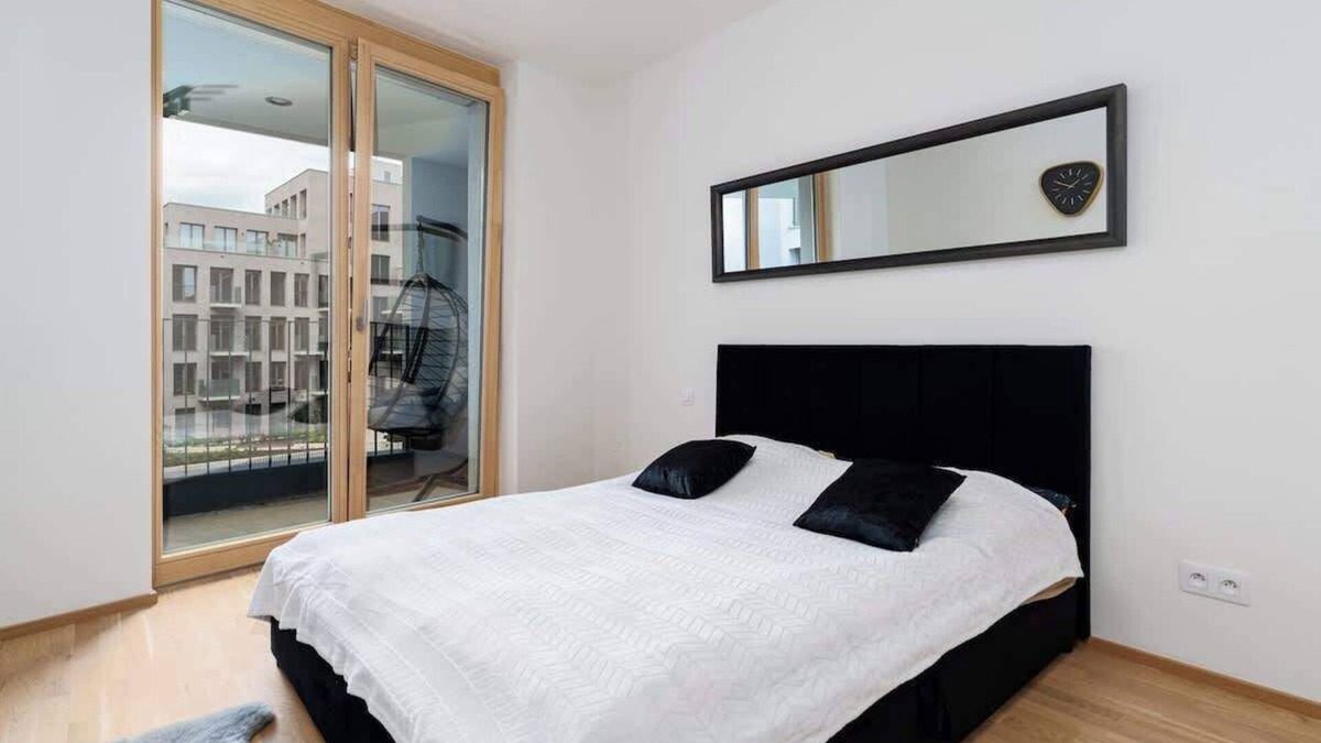 Smichov Apartment | Bright Royal Elegance