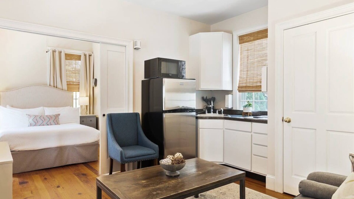 Cannonborough Elliotborough Apartment | Bright & Secluded Apartment with Pool Access