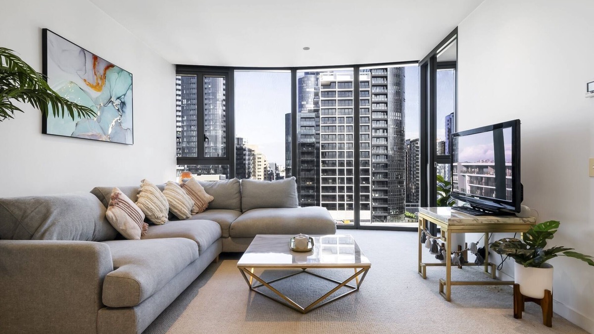 South Yarra Apartment | Bright South Yarra 1 Bed Flat Near Cafés & Shops