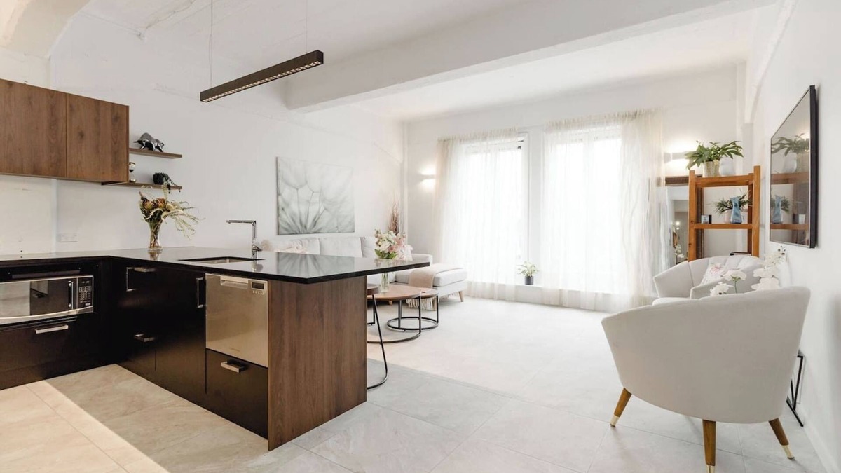Te Aro Apartment | Bright & Spacious 1BR Apt | Central City Stay
