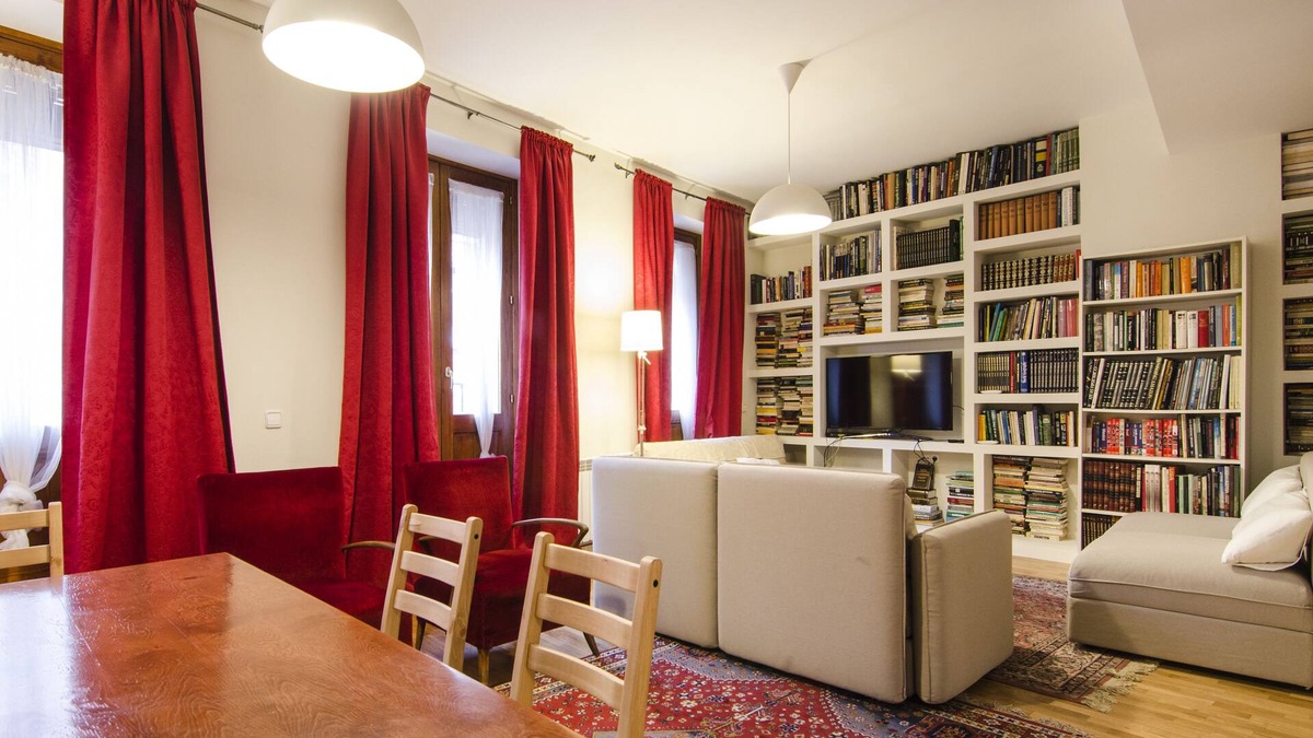 Golden Triangle of Art Apartment | Bright & Spacious 2BD 2BTH - City Center