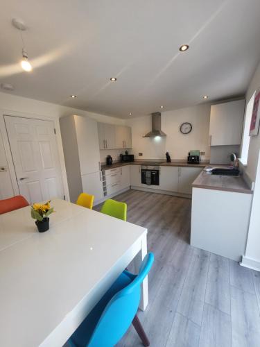 Rotherham House | Bright & Spacious 3-Bed Rotherham Home Ideal for Families or Contractors