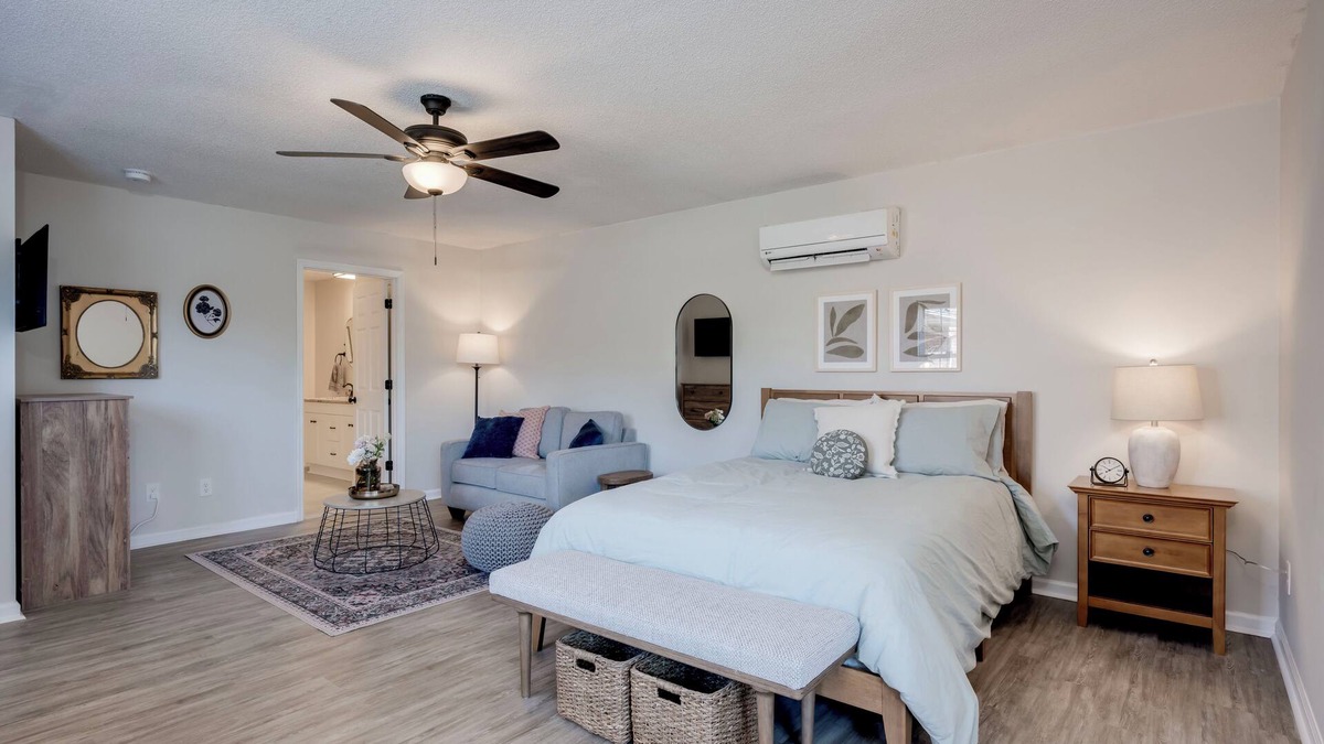 Augusta Cottage | Bright Spacious Augusta Cottage - 1 Bedroom Studio With Parking